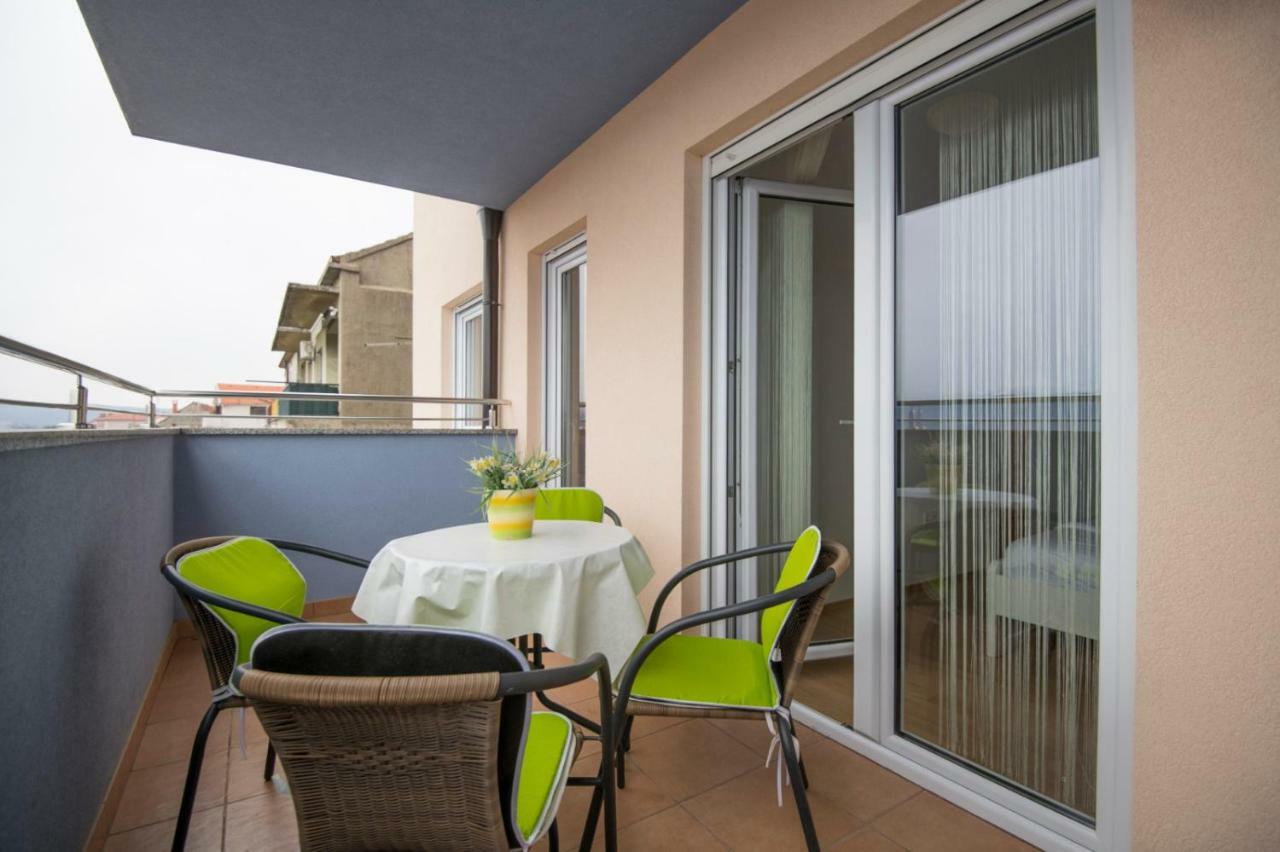 Apartment Petra Imotski Exterior photo