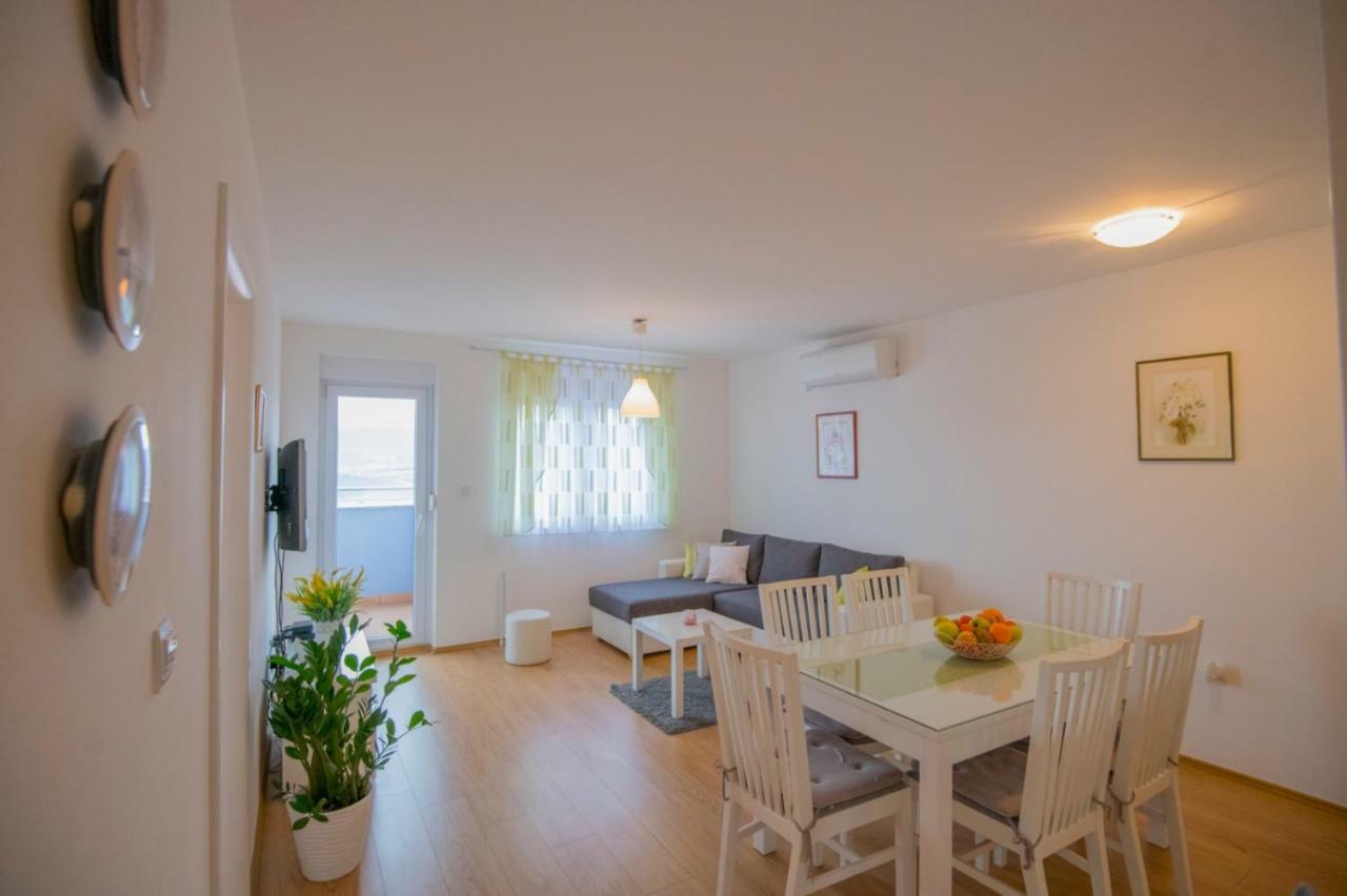 Apartment Petra Imotski Exterior photo