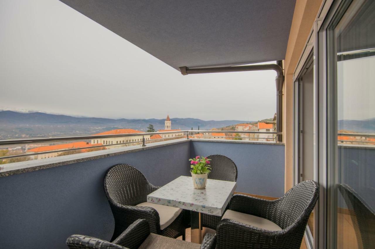 Apartment Petra Imotski Exterior photo